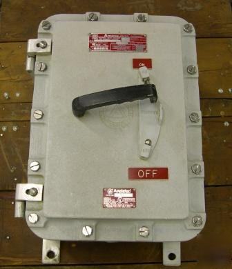 Appleton explosion proof disconnect switch