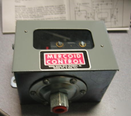 Mercoid control series pressure switch ap-7021-153-33