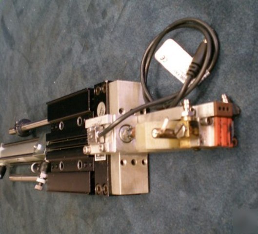 Robohand cylinder and slide dlt-I0UB-5