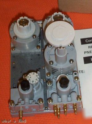New honeywell RP920B 1023 pneumatic controller dual in