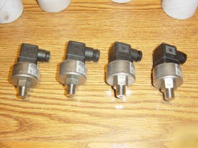 4-20MA pressure transducers, lot of 4