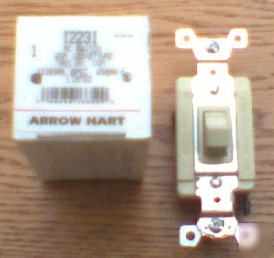 New arrow hart 1223I 20 amp 120-277 ac toggle switch