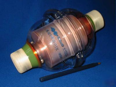 Vacuum capacitor 200 pf-25 kv-50A-30 mhz