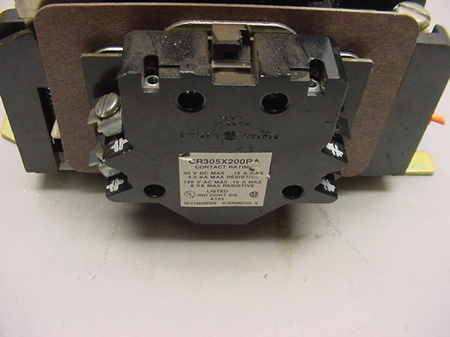 Ge CR305D0 contactor 3POLE 50/45 amp 600VAC 120V coil