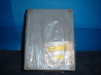 New hoffman a-8066SC junction box 8 x 6 x 6 enclosure