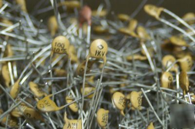 100 - 100PF/1000V ceramic disc capacitor- radial (A3)