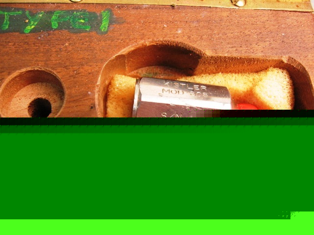 G30332 kistler 808 accelerometer w/wood case