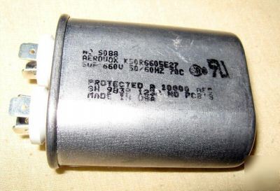 8 aerovox 5UF, 660VAC oil filled metal can capacitors