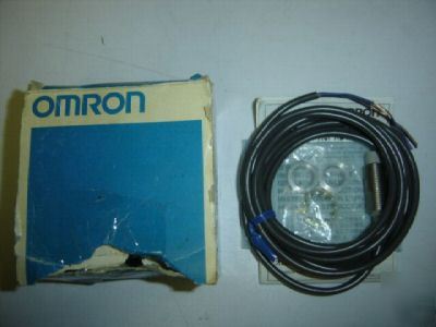 Omron E2E-XMF2 proximity switch 