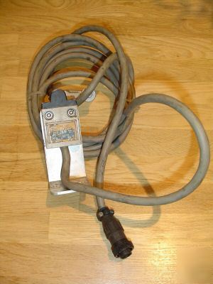 Omron D4C-1620 limit switch - used