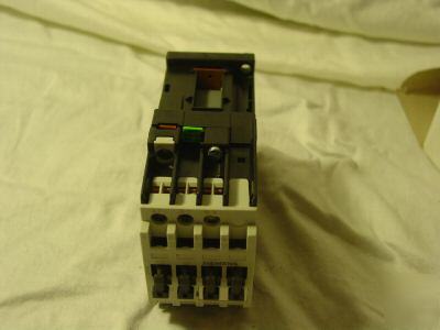 New siemens dc operated contactor p/n 3TF3100-OBB4 