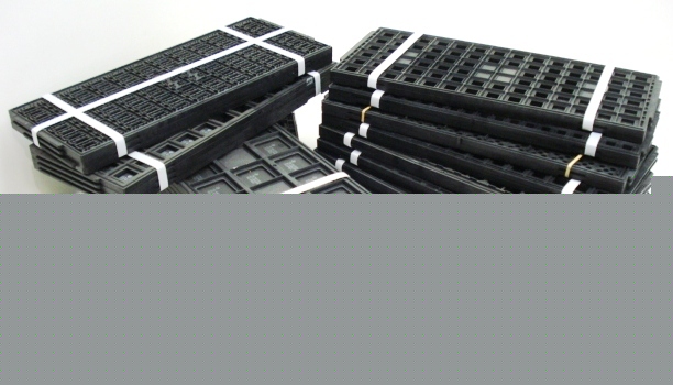 Lot of 17LBS of various ic's / chips in trays