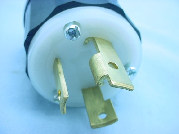 Leviton L5-30 locking plug twist lock 30A 125V 2611