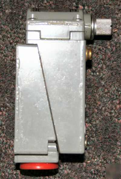 Square d class 9007 limit switch ser b lever type B62B2