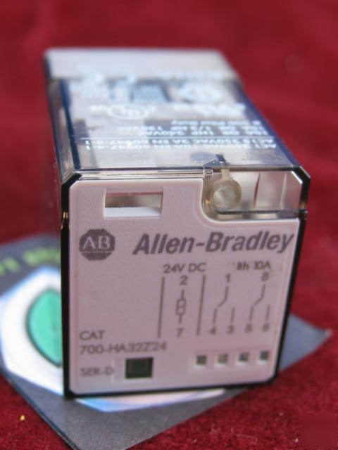 700-HA32Z24 allen bradley 24VDC 8 pin relay