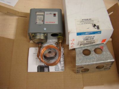 New johnson controls P70AB-2C low side pressure , =