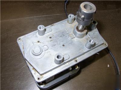 Dayton shaded pole gearmotor md 3M098 4 rpm b
