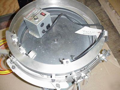 Midwest vibratory bowl parts feeder 18