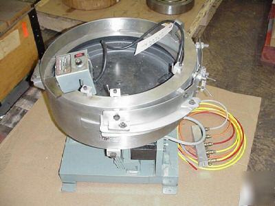 Midwest vibratory bowl parts feeder 18