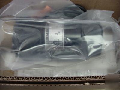 New bodine 32A3BEPM-Z2 gear motor, in box