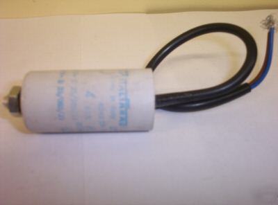 Motor run capacitor 4UF 400/450 volts with flying lead