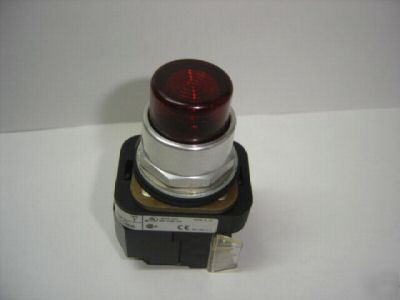 Allen bradley 800T-PB16R illuminated push button red