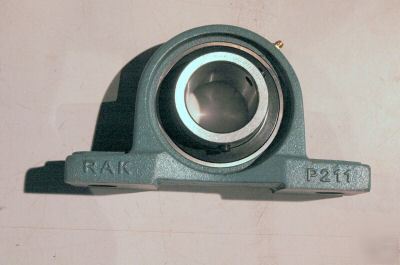 New power rite pillow block bearings- ucp-211-32- 