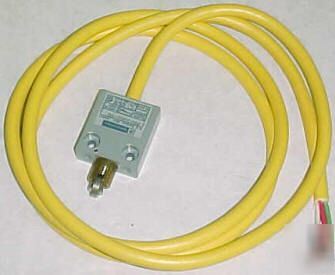 Telemecanique r.b. denison mini limit switch MS03S02-00