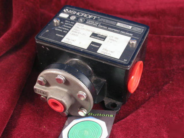 New B424B ashcroft pressure switch 60/500PSI 125-480VAC 