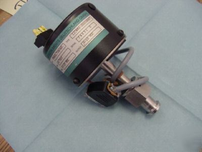Mks / baratron: 122AAX-00010BBT pressure transducer. <r