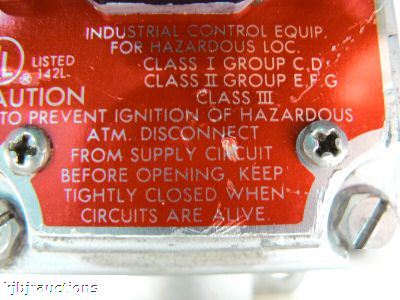 Appleton explosion proof EFD175-12 pilot duty switch