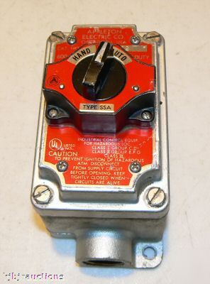 Appleton explosion proof EFD175-12 pilot duty switch