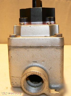 Appleton explosion proof EFD175-12 pilot duty switch