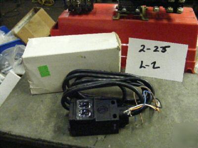 1 allen bradley 42GRU-9002 photoswitch