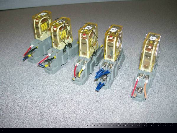 Lot of 5: idec SH1B-05 relay sockets w/ RH1B-l
