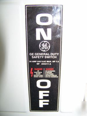 Lot ge safety switch TH4321 20 amp 240 v fusible