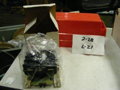 1 cutler hammer C25DND33OT contactor 30 amp 3 pole 24VA