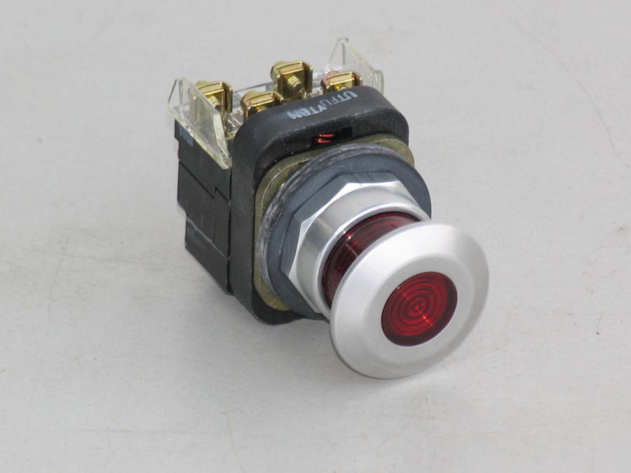 Allen bradley red illuminated, push pull button 