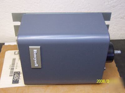 New honeywell Q624A-1014 spark generator Q624A1014 E202