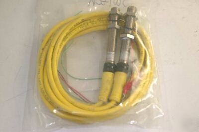 New lot - 2 allen bradley - proximity switch w/ cable 