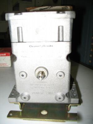 Cleaver brooks / honeywell M7484A1002 motor control