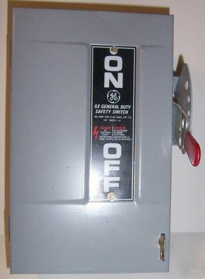 Ge 30 amp 240V 7Â½hp fusible safety switch 