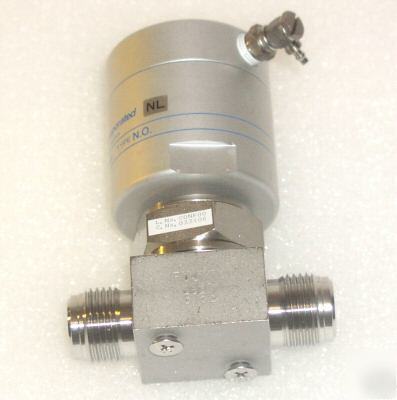 Fujikin bellows pressure vacuum valve 8-vcr flow air no