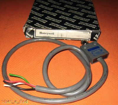 New honeywell 914CE2-3K miniature limit switch 914CE23K