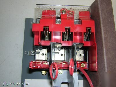 Cutler hammer disconnect switch w/ fuse clips 