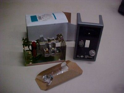 Siemens manual toggle starter w pilot light nema type 1