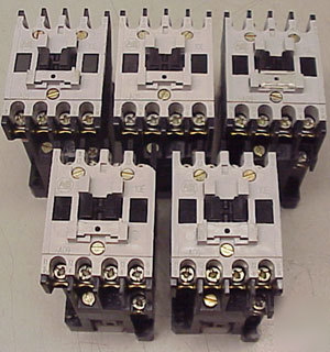 Lot of 5 allen bradley contactor 100-A09ND3 series b