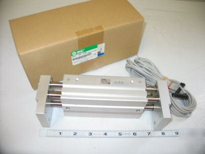 New smc pneumatic air parallel gripper MHL2-20D2-Y69AL