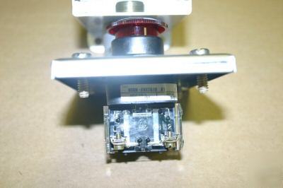 Allen-bradley illuminated e-stop button NEMA4/4X/13 