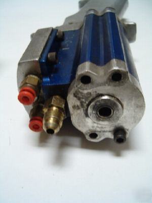 Pneumatic riviter gun manual or pedal usage 3/16 + rvt
